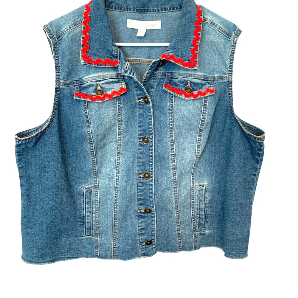 UPCYCLED DENIM VEST W/AMERICAN FLAG APPLIQUE FRAYED HEM POCKETS  SIZE XL